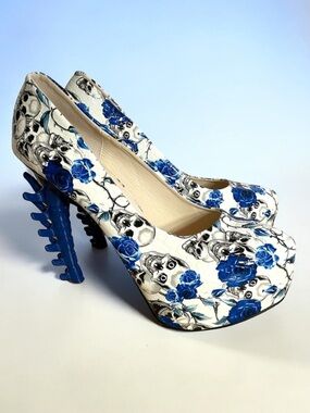 Blue & White Skull-Print Platform High Heels - Women's Statement Pumps